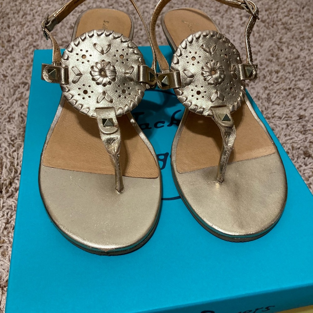Jack Rogers Georgina kitten heel sandals size 7.5 platinum!